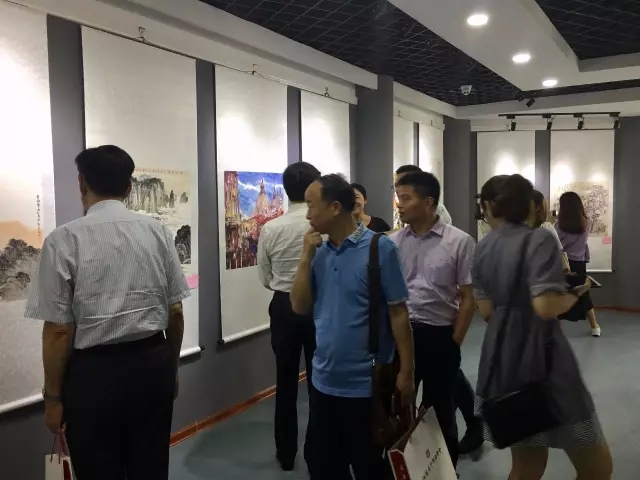 飞入寻常百姓家 - 当代中国书画名家邀请展在南京社区开幕