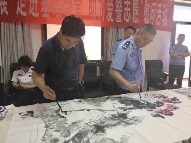 江苏中国画名家送文化艺术走进沛县基层警营